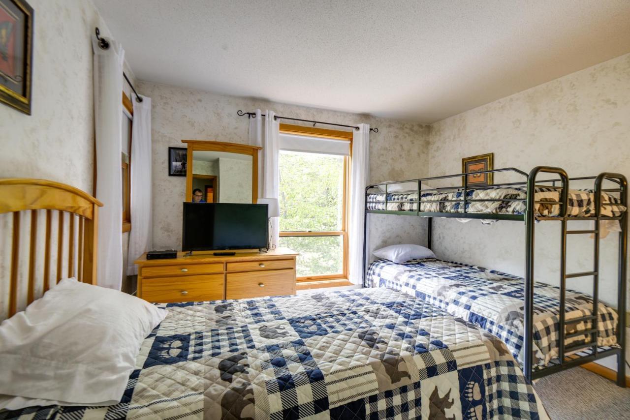 Well-Appointed Lincoln Abode Ski, Swim And Fish! Buitenkant foto